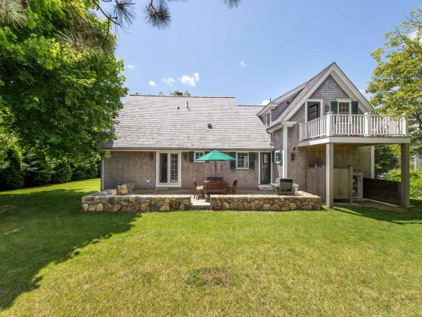 Cape Cod Home 994592