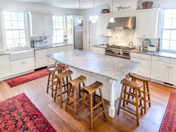 Cape Cod Home 994593