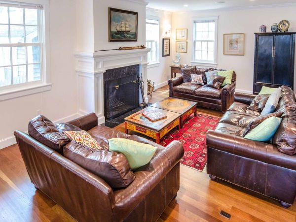 Cape Cod Home 994593