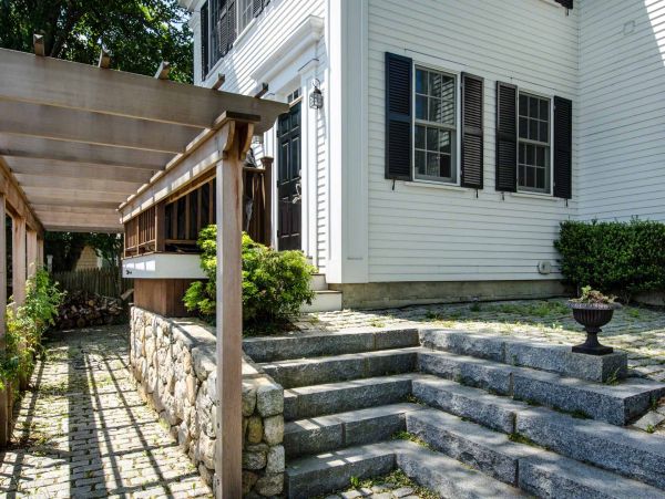 Cape Cod Home 994593