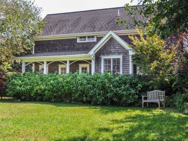 Cape Cod Home 994594