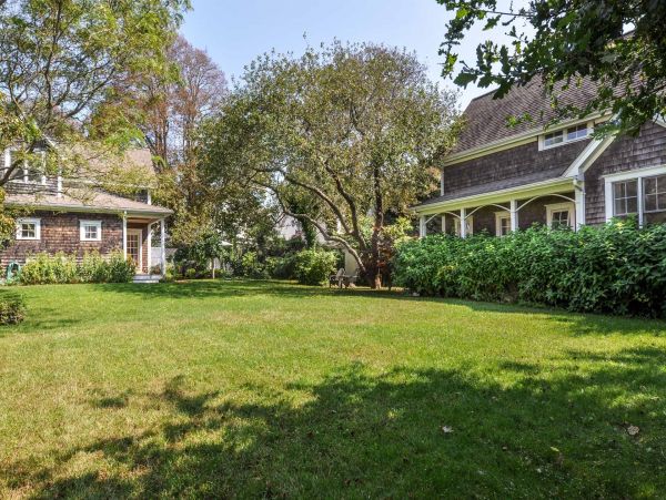 Cape Cod Home 994594