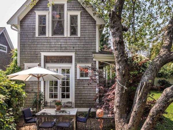 Cape Cod Home 994594