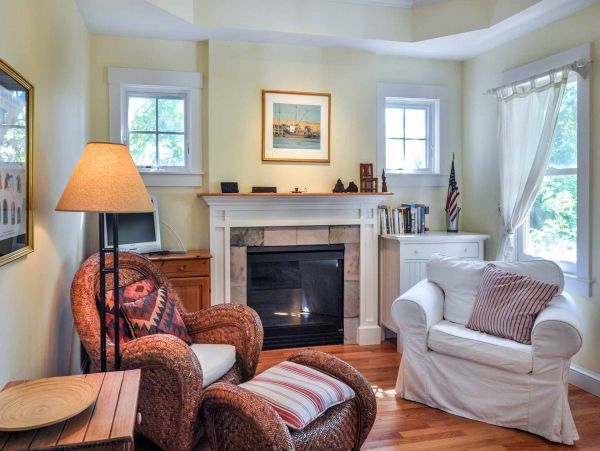 Cape Cod Home 994594