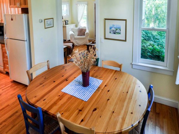 Cape Cod Home 994594