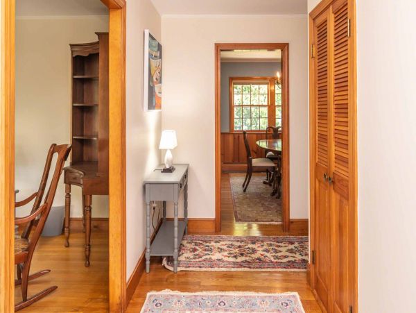 Cape Cod Home 994595