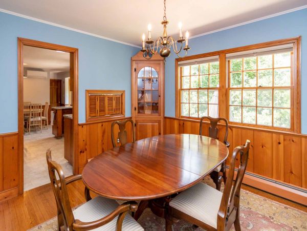 Cape Cod Home 994595