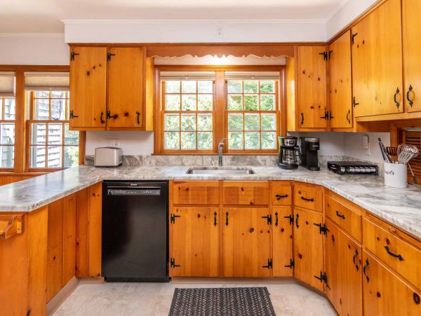 Cape Cod Home 994595