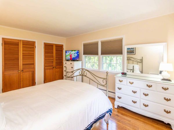 Cape Cod Home 994595