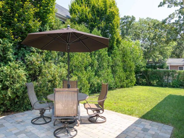 Cape Cod Home 994595
