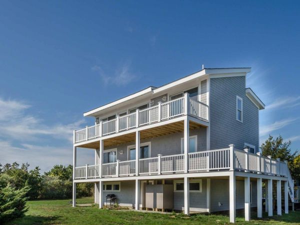 Cape Cod Home 994596