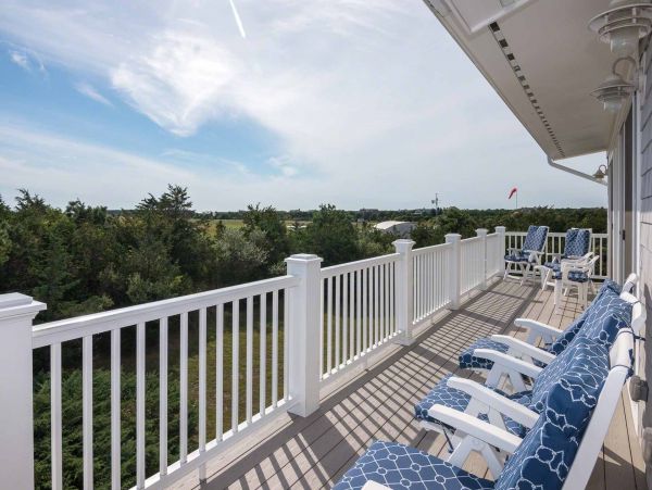 Cape Cod Home 994596
