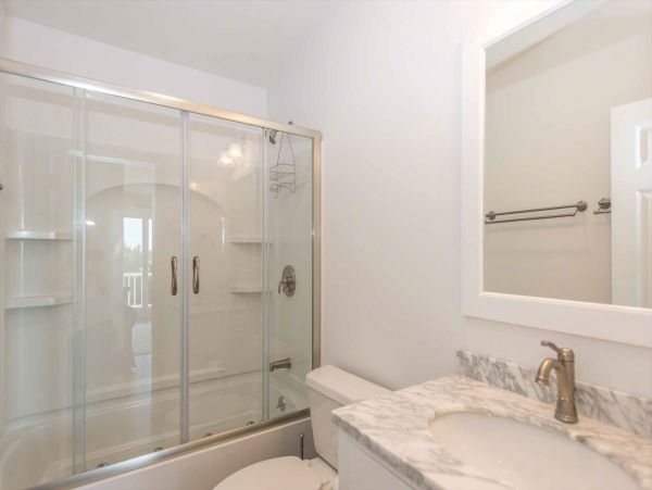 Cape Cod Home 994596