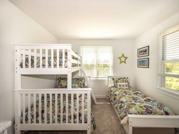 Cape Cod Home 994596