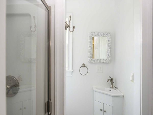Cape Cod Home 994596