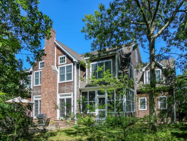 Cape Cod Home 994597