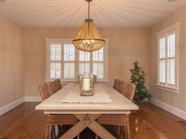 Cape Cod Home 994597