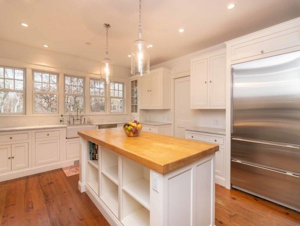 Cape Cod Home 994597