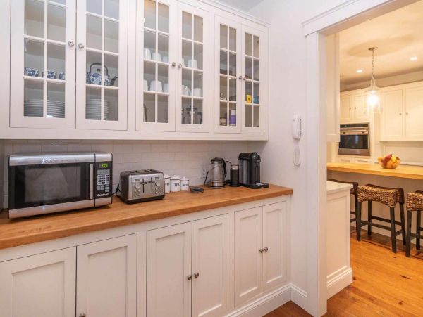 Cape Cod Home 994597
