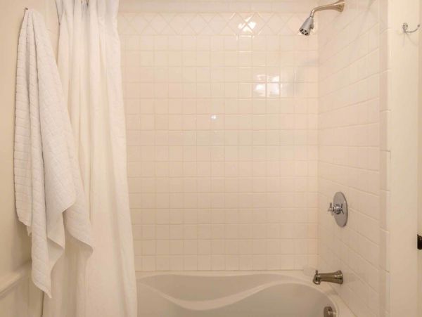 Cape Cod Home 994597