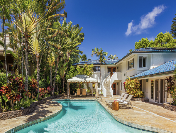 Private Gated Estate Home One Min Walk to Ocean Private Pool Luxury