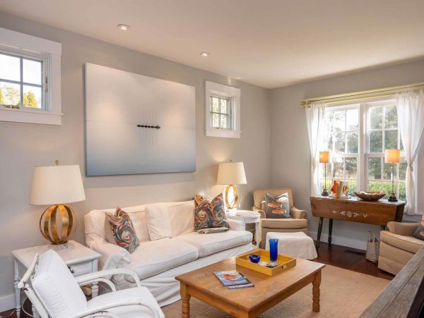 Cape Cod Home 994599