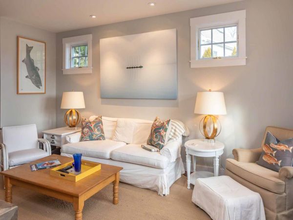 Cape Cod Home 994599