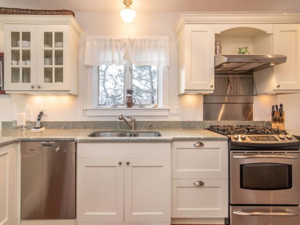 Cape Cod Home 994599