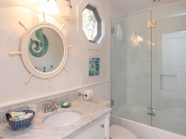 Cape Cod Home 994599