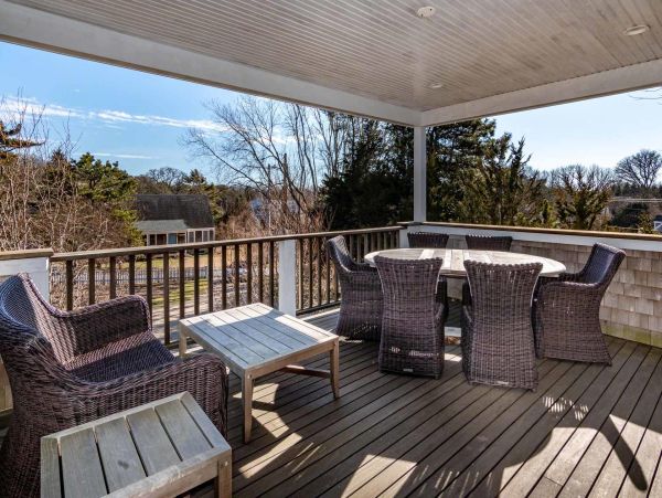 Cape Cod Home 994599