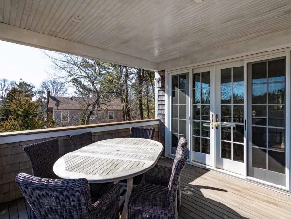 Cape Cod Home 994599
