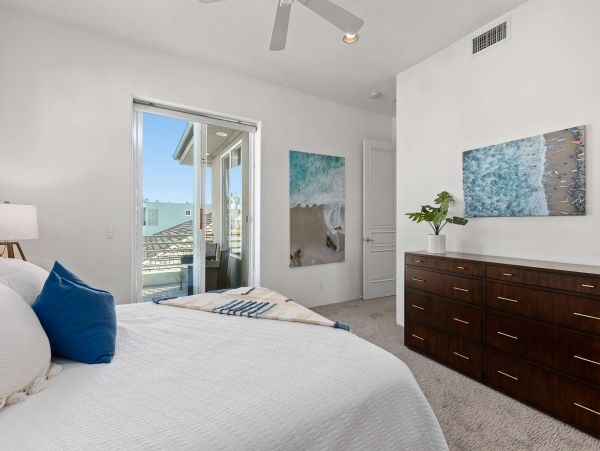 Oceanfront Vacation Condo In Oceanside Sleeps 10 Guests