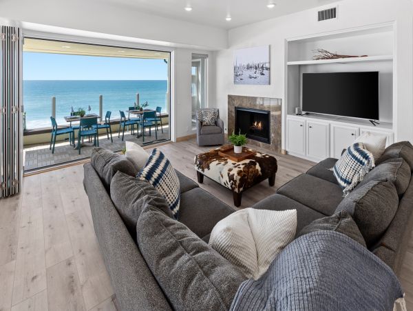 Oceanfront Vacation Condo In Oceanside Sleeps 10 Guests