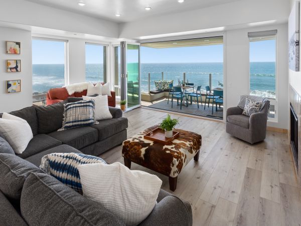 Oceanfront Vacation Condo In Oceanside Sleeps 10 Guests