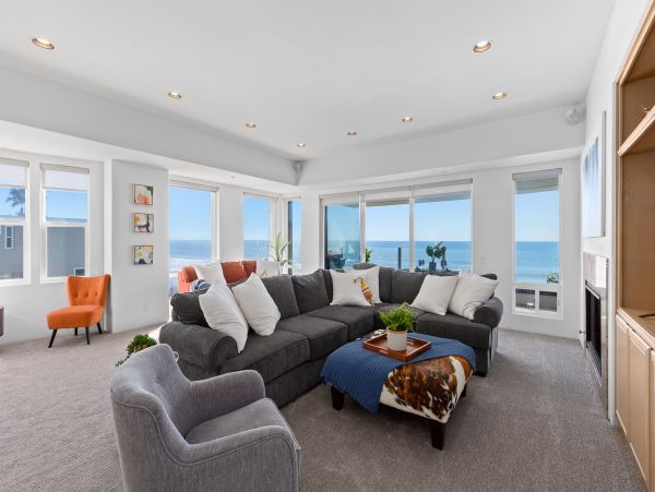Oceanfront Vacation Condo In Oceanside Sleeps 10 Guests