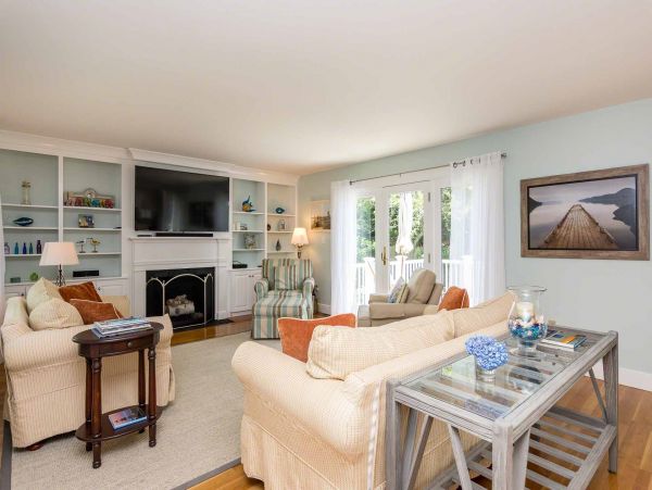 Cape Cod Home 994601