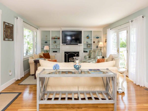 Cape Cod Home 994601
