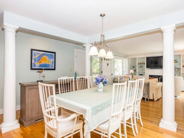 Cape Cod Home 994601