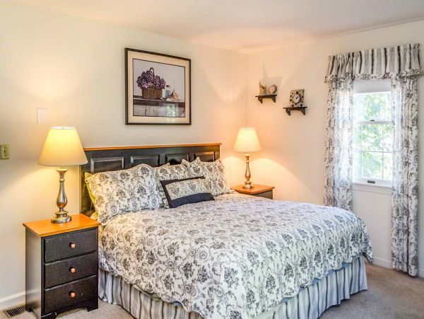 Cape Cod Home 994601