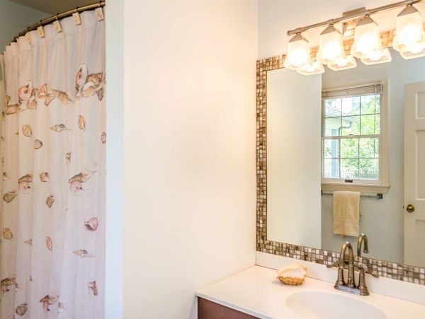 Cape Cod Home 994601