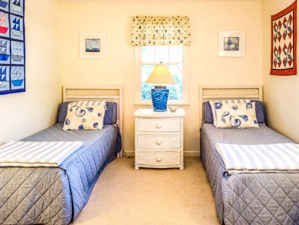 Cape Cod Home 994601