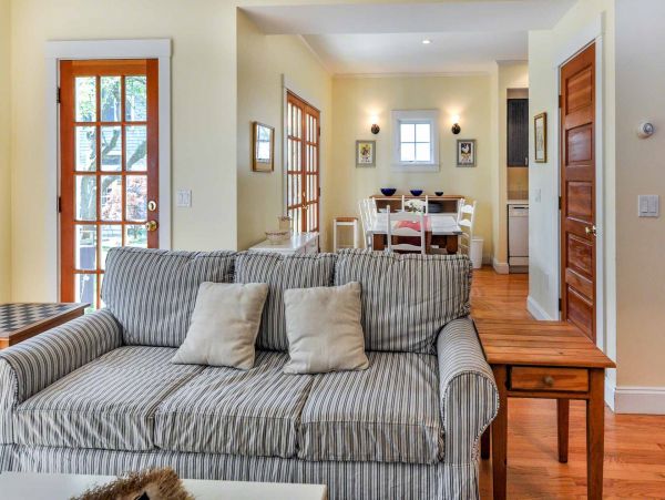 Cape Cod Home 994602