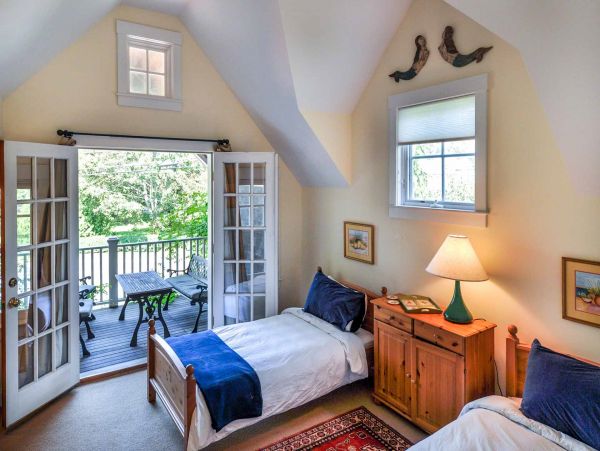 Cape Cod Home 994602