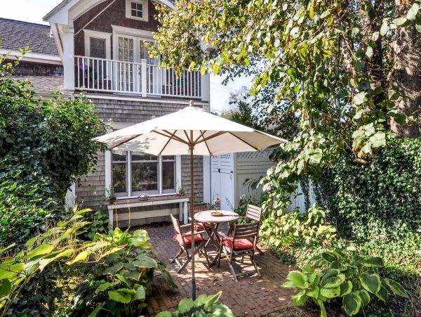 Cape Cod Home 994602