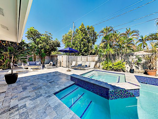 Two Bedroom Rental Home in Fort Lauderdale with Pool