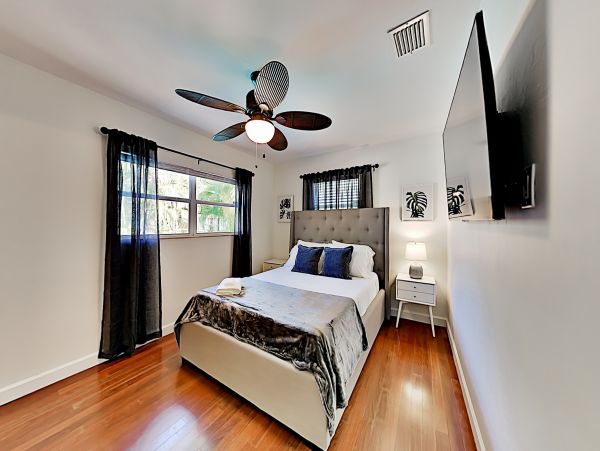 Two Bedroom Rental Home in Fort Lauderdale with Pool