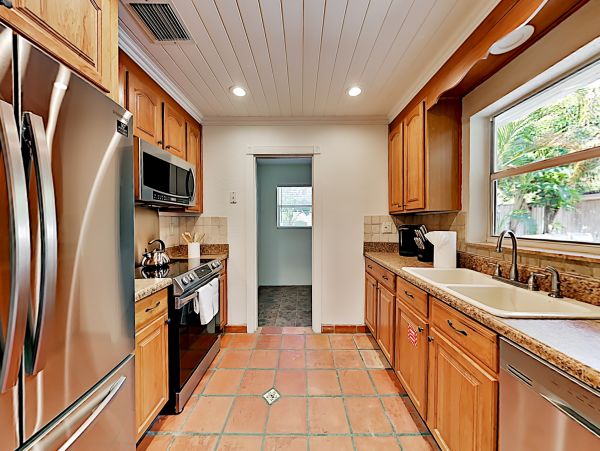 Two Bedroom Rental Home in Fort Lauderdale with Pool