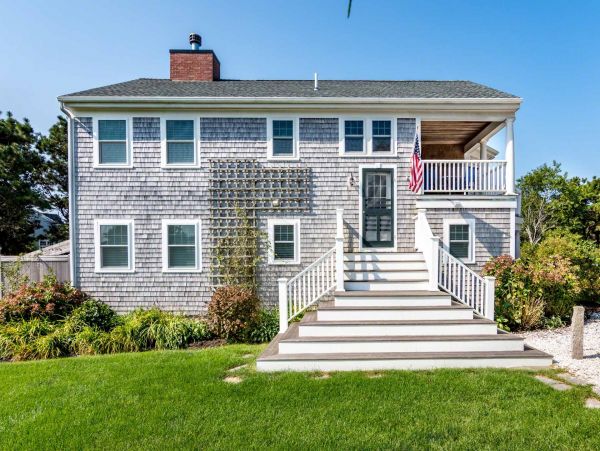 Cape Cod Home 994604