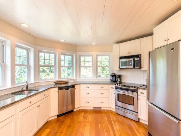Cape Cod Home 994604