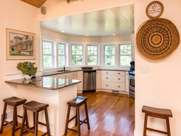 Cape Cod Home 994604